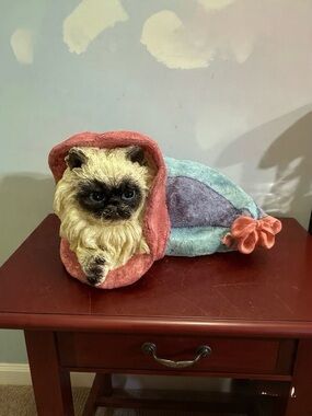 UDC vintage feline figurine known as a "Kit-N-Bonnet" stone critter,